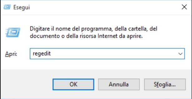 eseguire regedit nella finestra di dialogo Esegui di Windows