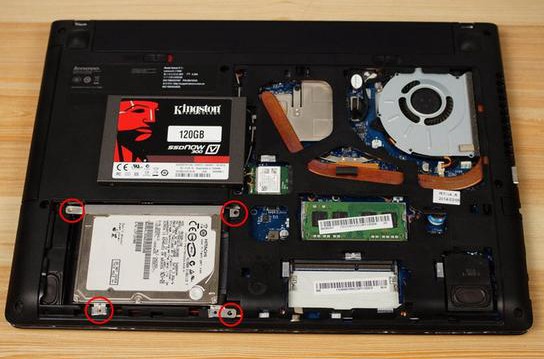 Installazione di un'unità SSD SATA